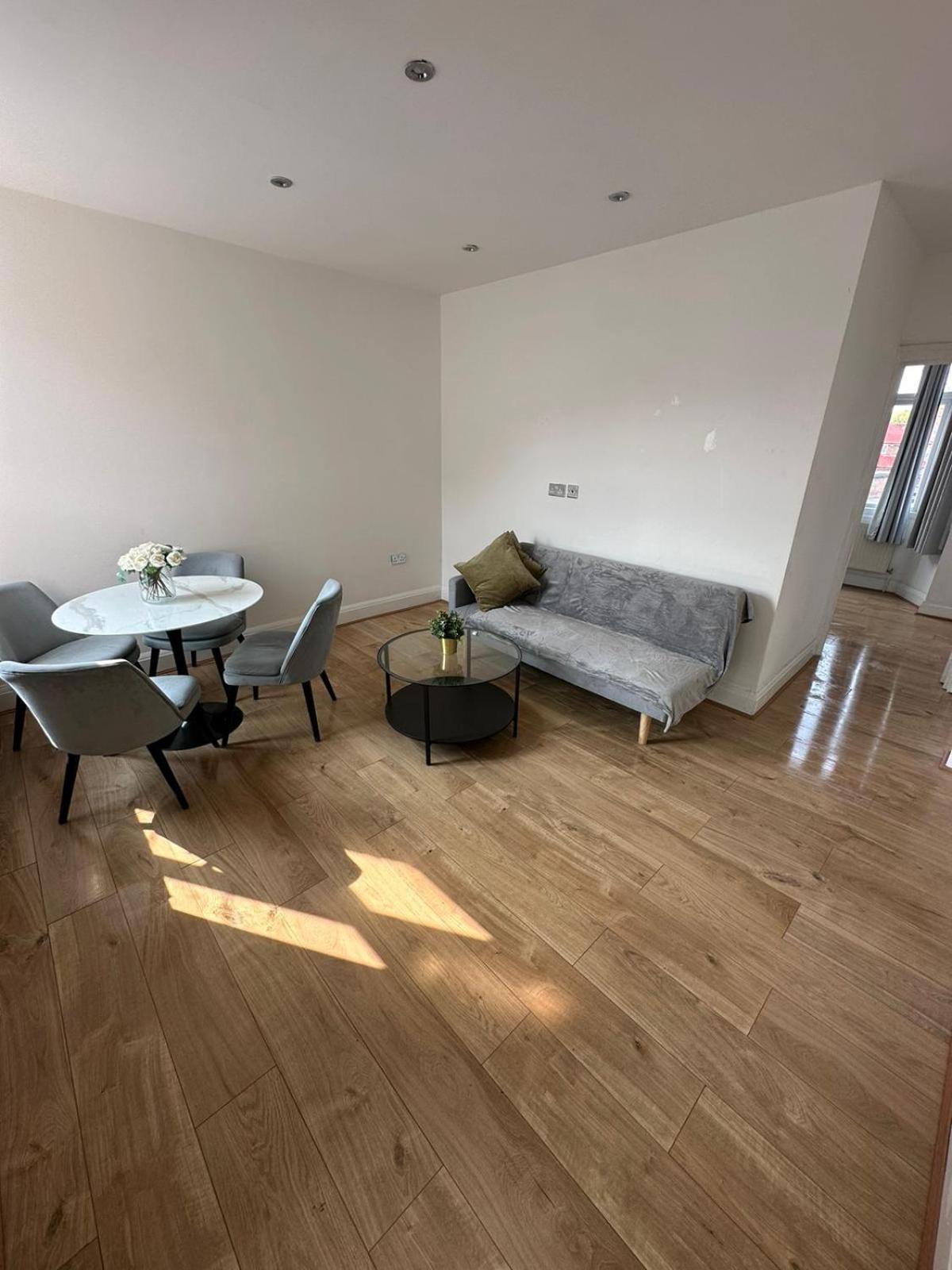 Central & Cozy 3Br Apt - High Chair - Free Parking London Exterior photo
